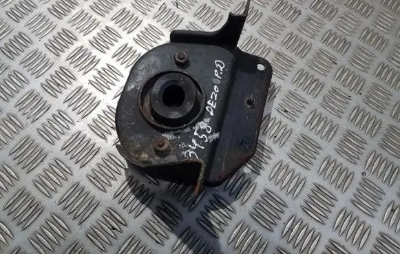 Mazda Premacy Engine mounting bracket