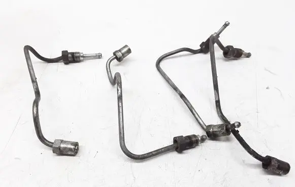 Fuel injector supply line/pipe