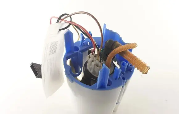 Mercedes-Benz E AMG W212 In-tank fuel pump A2124703194