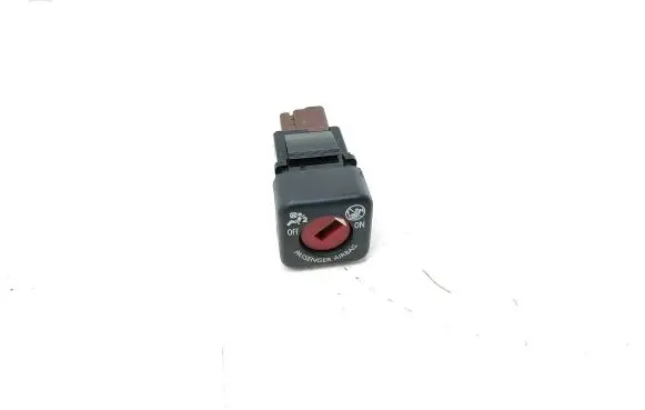 Passenger airbag on/off switch