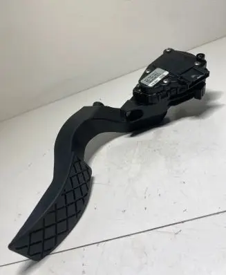 Audi A4 S4 B6 8E 8H Accelerator throttle pedal 8E1721523 6PV00837601