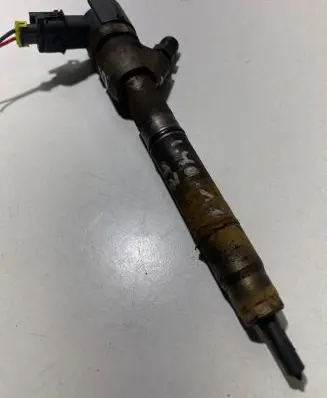 Hyundai i40 Fuel injector 0445110411