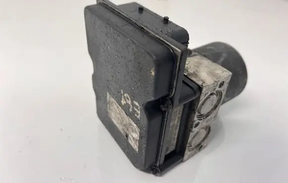 BMW 5 E60 E61 ABS Pump 9789703