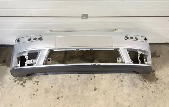 Volkswagen Golf Plus Front bumper 5M0807221 5M0807217