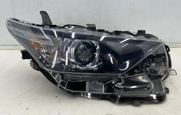 Toyota Auris E180 Headlight/headlamp 8113002K30