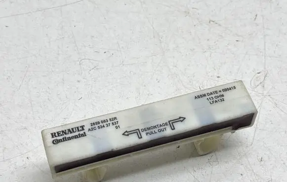 Renault Megane III Antenna control unit 285906352R A2C53437537