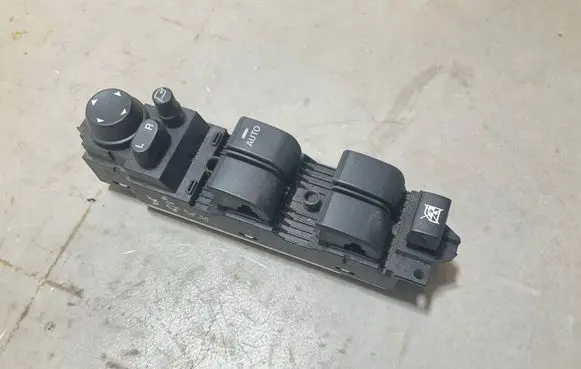 Mercedes-Benz B W245 Electric window control switch BEH566350