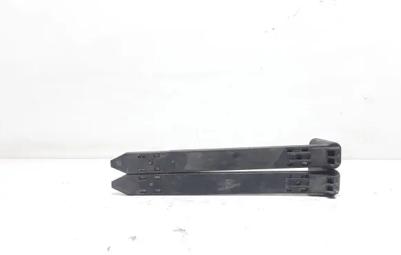 Volvo XC60 Headlight/headlamp mounting bracket 30763154
