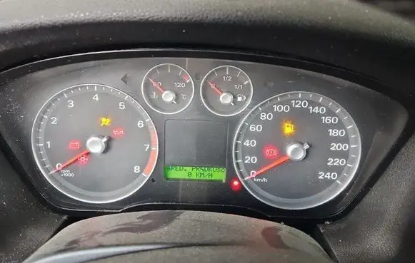 Speedometer (instrument cluster)