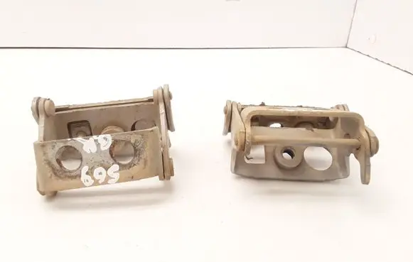 Ford Maverick Tailgate/trunk/boot hinge