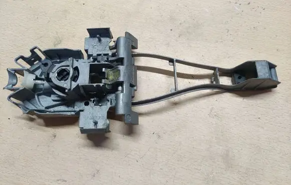 Volvo XC60 Front door exterior handle/bracket ZNAI4CU1