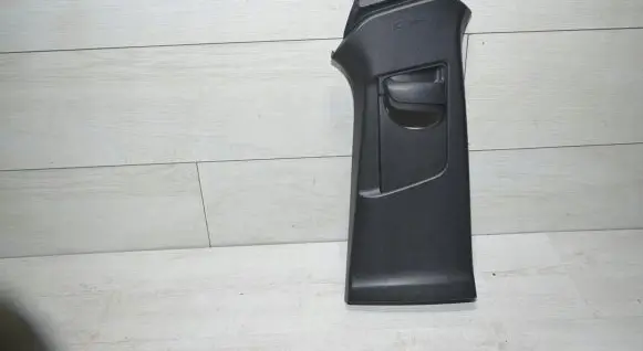 Volvo V40 (B) pillar trim (top) 31307225