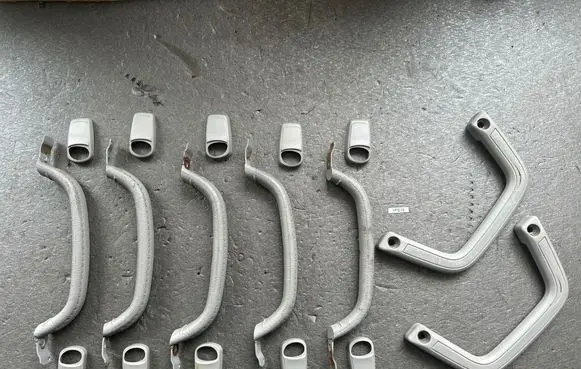Mitsubishi Pajero A set of handles for the ceiling MB345646 MB448947