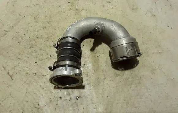 Coolant pipe/hose