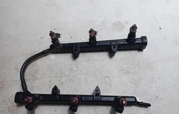 Chrysler Town & Country V Fuel main line pipe 04593923AB