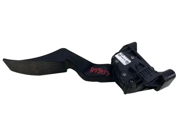 Opel Zafira C Accelerator throttle pedal 9202341
