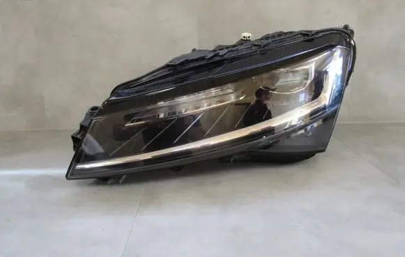 Skoda Superb B8 (3V) Headlight/headlamp