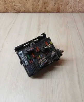Citroen C4 I Picasso Fuse module 9664055680