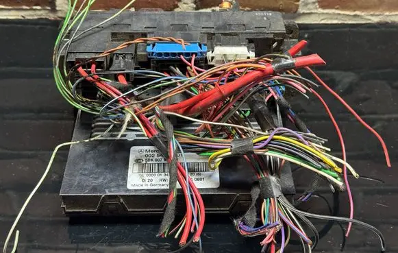 Mercedes-Benz C W203 Fuse box set 0025459401 5DK00797330