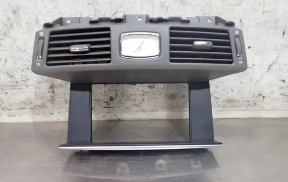 Infiniti M Dash center air vent grill 68720-1ME0A