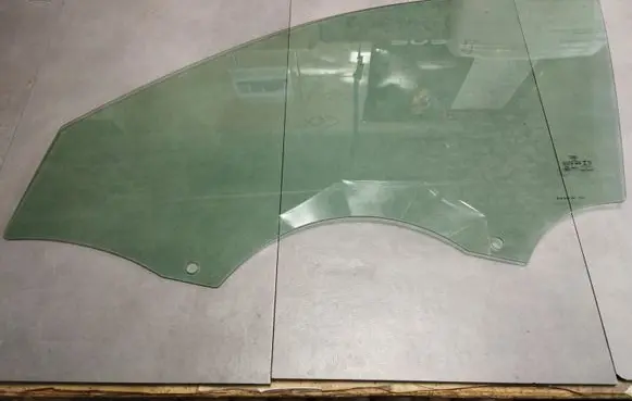 Audi Q3 F3 Front door window glass four-door 83A845201