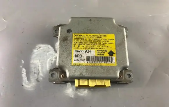 Mitsubishi Pajero Pinin Airbag control unit/module MR438934 X6T42683