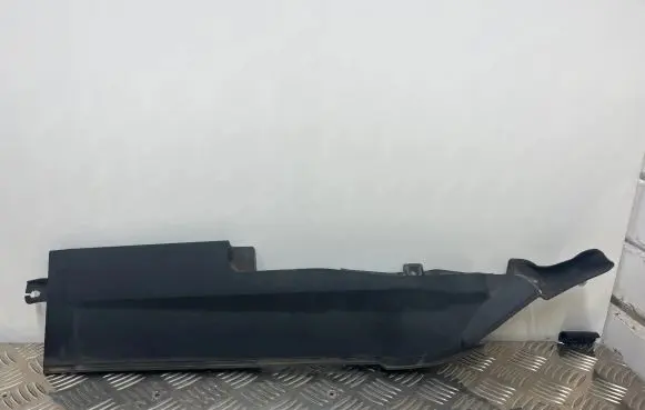 Audi A8 S8 D4 4H Other engine bay part 4H0819335