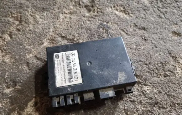 Mercedes-Benz E W211 Tow bar trailer control unit/module 2115450832