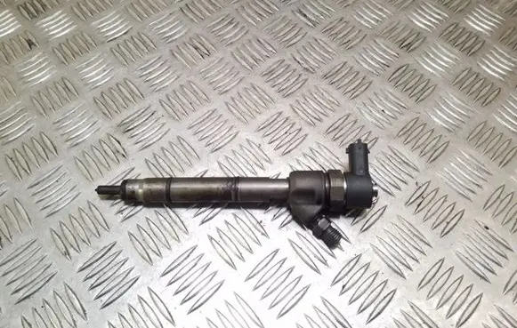 Hyundai i40 Fuel injector 338002A800 0445110411
