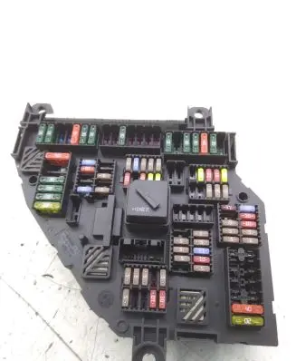 BMW 5 F10 F11 Fuse module 925281301