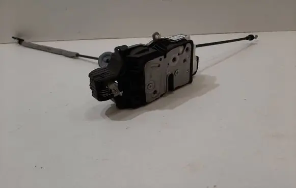 Volvo V40 Front door lock 31440391 933379112