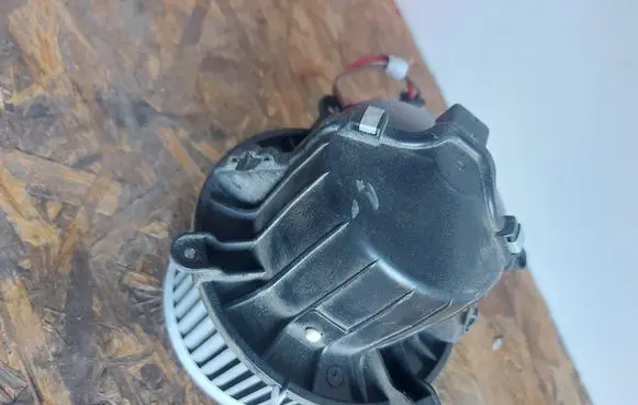 Mercedes-Benz Vito Viano W447 Heater fan/blower CR525 BZ71086
