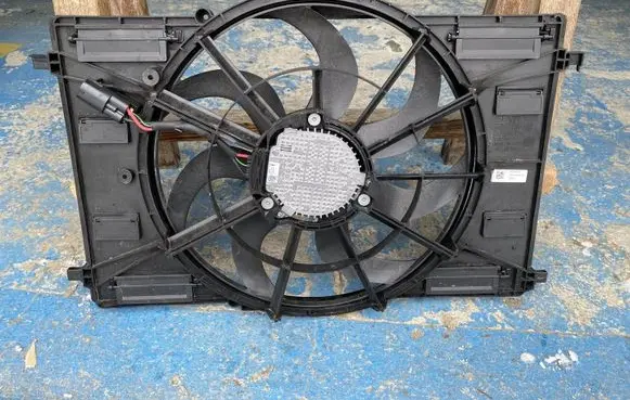 Volvo XC40 Air conditioning (A/C) fan (condenser) 32339436