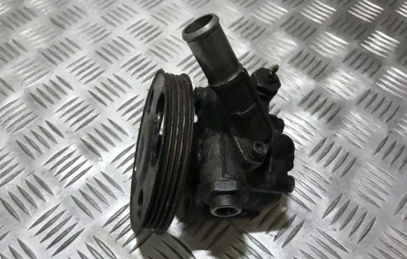 Mazda 323 Power steering pump
