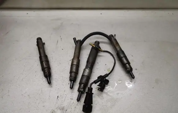 Fuel injectors set