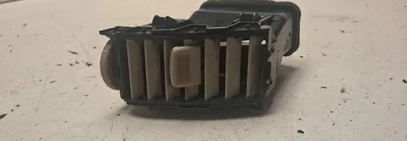 Nissan X-Trail T31 Dash center air vent grill 68751JG00A 68751JG40A P19660A75000