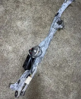 BMW 7 E38 Front wiper linkage and motor 61618352888 3397020377