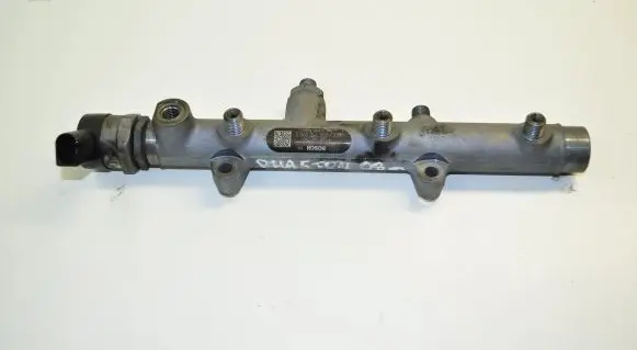 Volkswagen Phaeton Fuel main line pipe