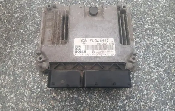 Volkswagen Touran I Engine control unit/module 03G906021LP