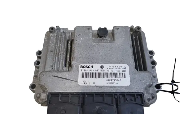 Renault Megane II Engine control unit/module 0281013907 8200705747