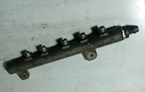 Opel Zafira B Fuel main line pipe 55197370
