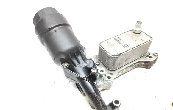 Mercedes-Benz B W246 W242 Engine oil radiator A6511801065 70586844 W7112003