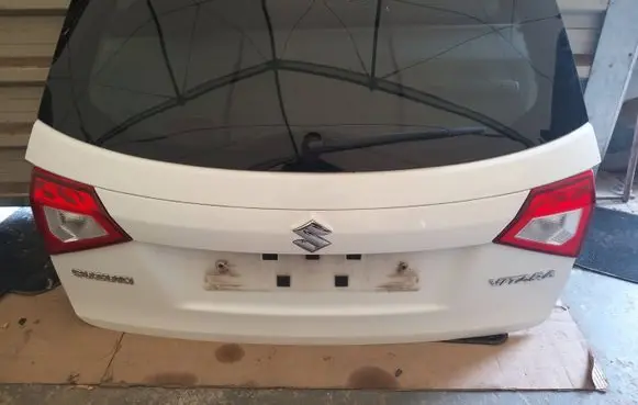 Suzuki Vitara (LY) Tailgate/trunk/boot lid 26U