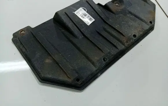 Mitsubishi Outlander Engine splash shield/under tray 537904037