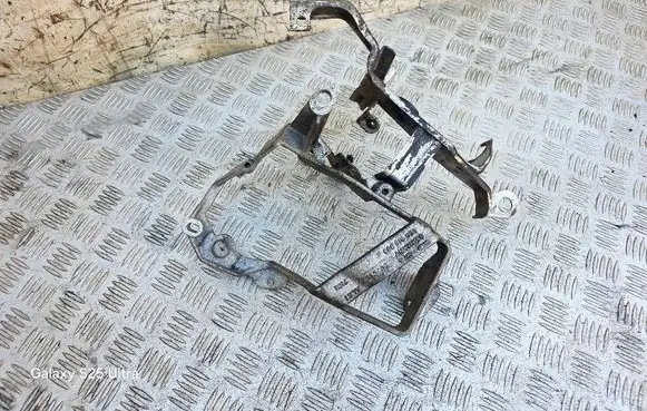 Audi A8 S8 D3 4E Pneumatic air compressor holding bracket 4E0616869D 4E0616247A 4EO422495C
