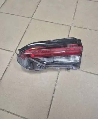 Tailgate rear/tail lights