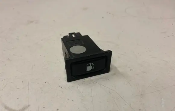 Toyota Avensis T250 Fuel tank opening switch 156795
