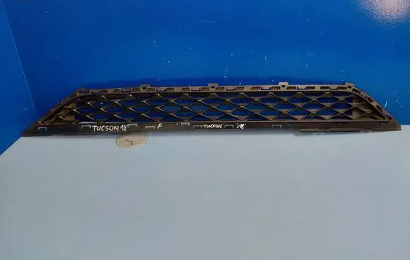 Hyundai Tucson TL Front bumper lower grill 86561D7500
