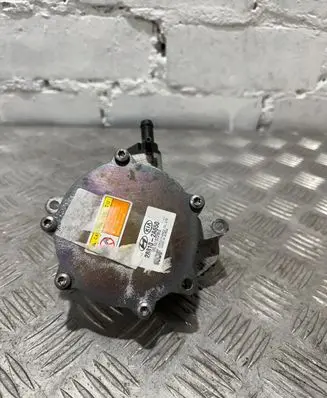 Hyundai Tucson TL Vacuum pump 2881A650