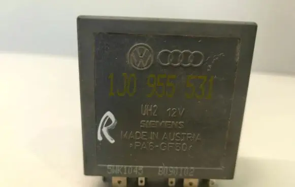 Volkswagen PASSAT B5.5 Other relay 1J0955531
